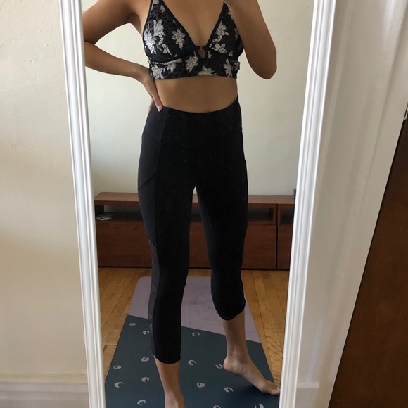 Lululemon RARE Goal Crusher Leggings 6 - Picture 7 of 16